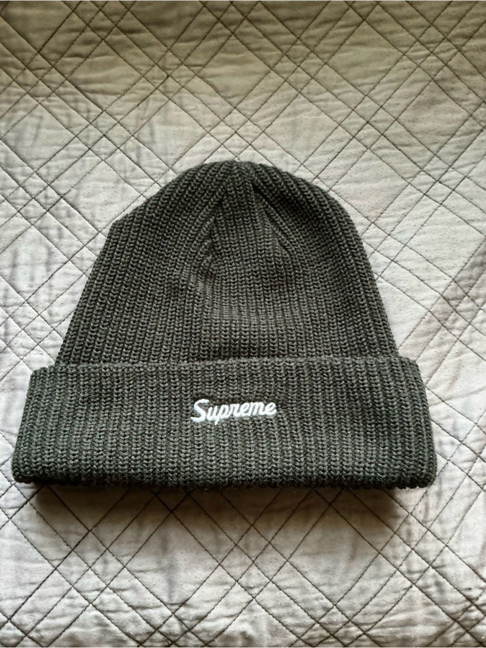 Supreme Logo Ribbed Acrylic Beanie Cap Black